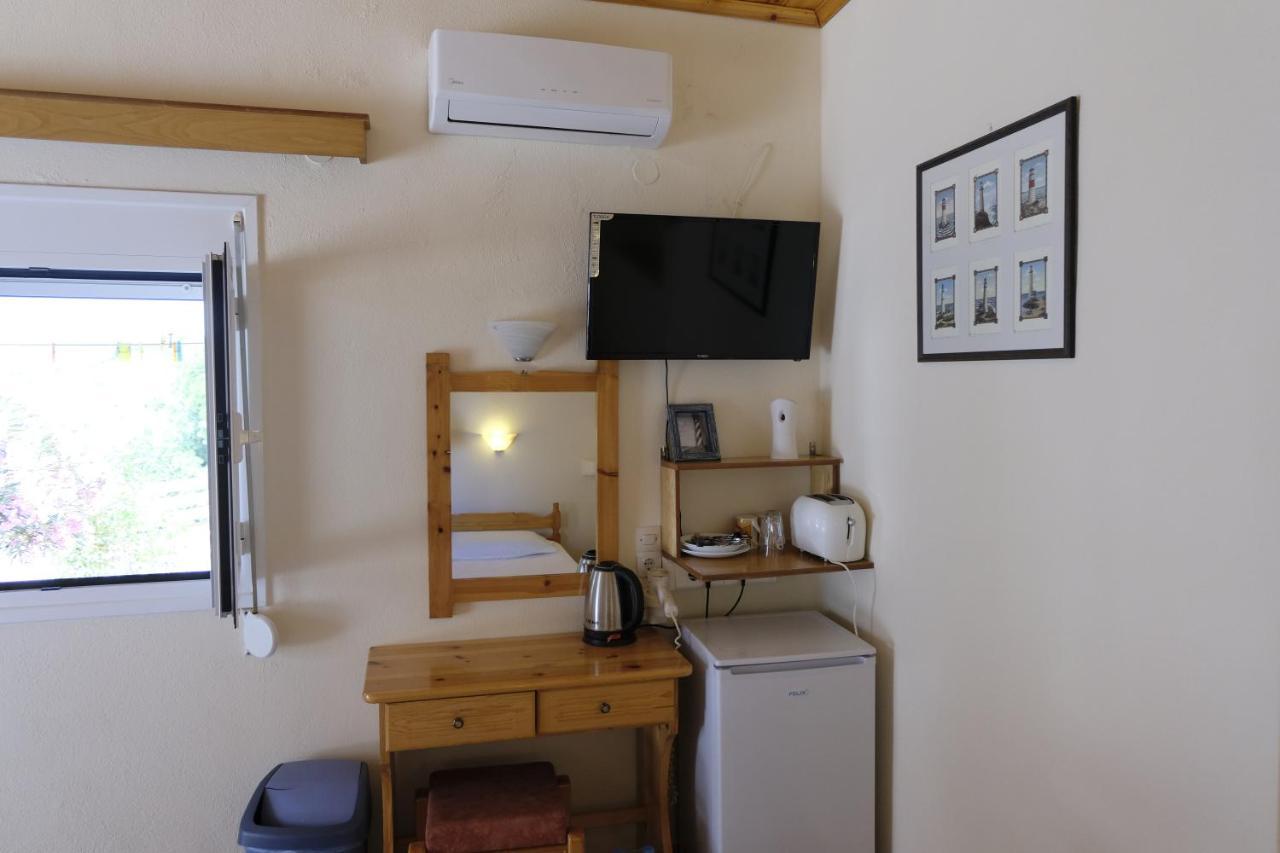 Taxiarchis Apartments Скіатос Екстер'єр фото