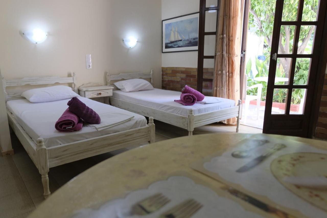 Taxiarchis Apartments Скіатос Екстер'єр фото